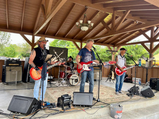 Live Music with The Smokin Guns